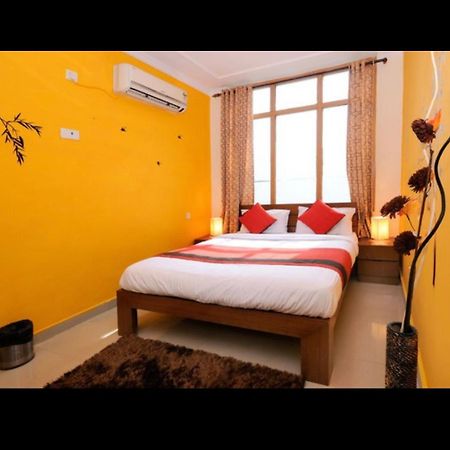Hotel Samrat Neemrana Ngoại thất bức ảnh