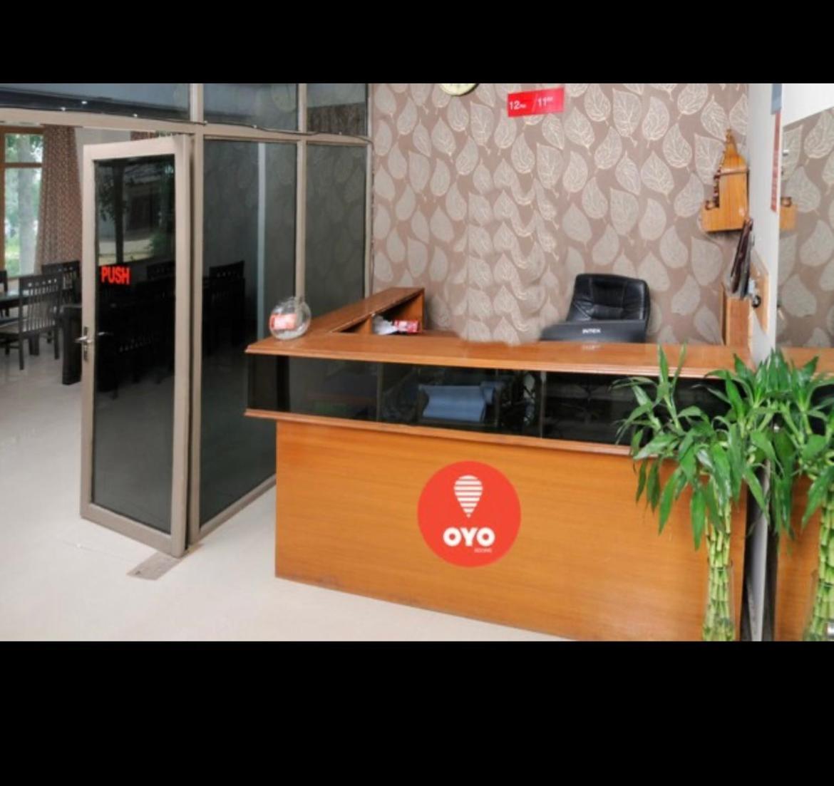 Hotel Samrat Neemrana Ngoại thất bức ảnh
