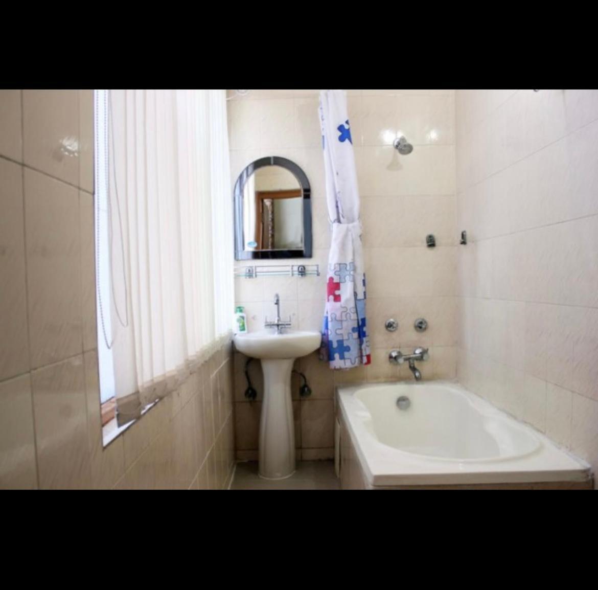 Hotel Samrat Neemrana Ngoại thất bức ảnh